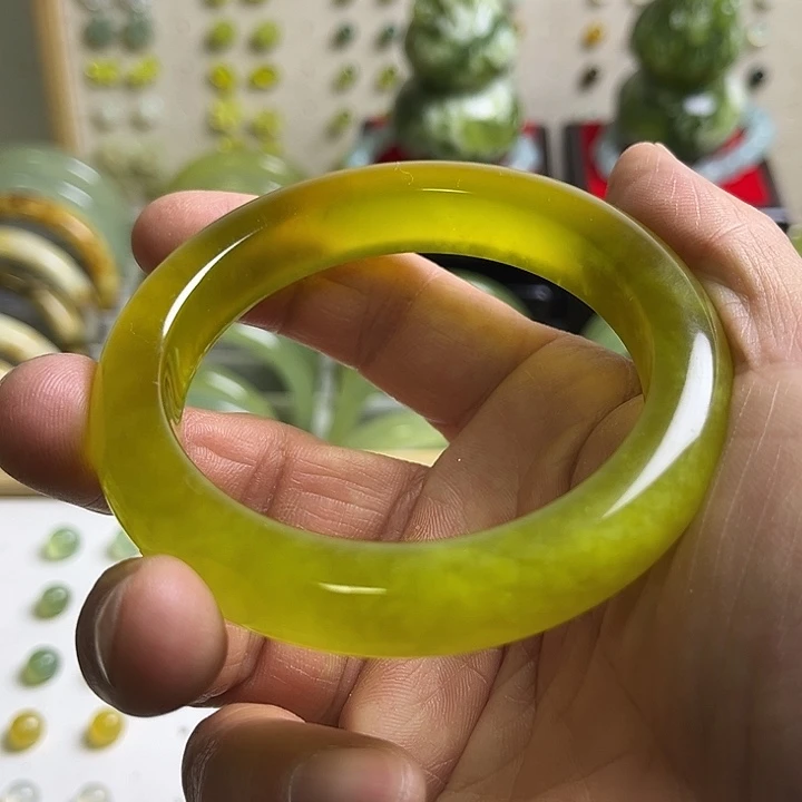 未镶嵌蛇纹石玉吊坠(不含链)