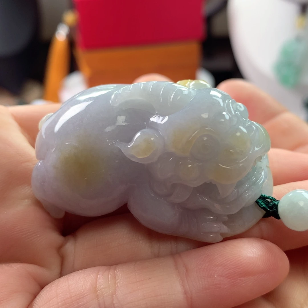 翡翠颈饰未镶嵌翡翠貔貅