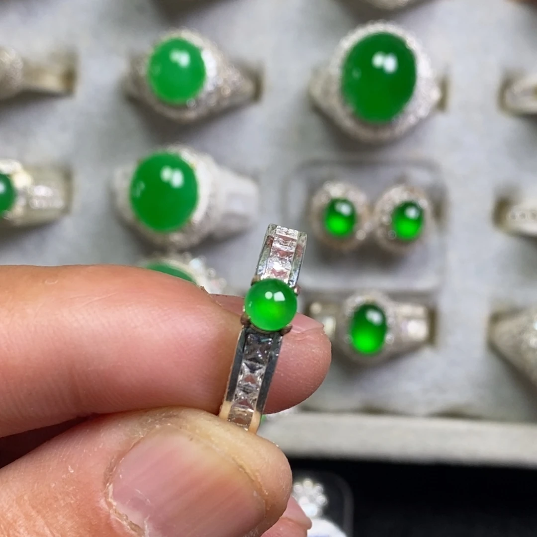 翡翠未镶嵌戒指戒指