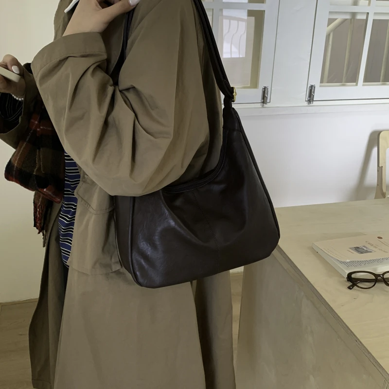 托特包便携韩式单肩拉链斜挎包大容量包肩包通勤耐磨防刮秋冬复古