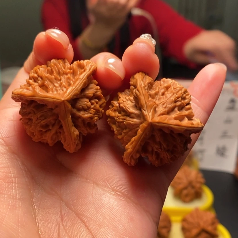 【闪购商品】桃核把件美**梦2号三棱，