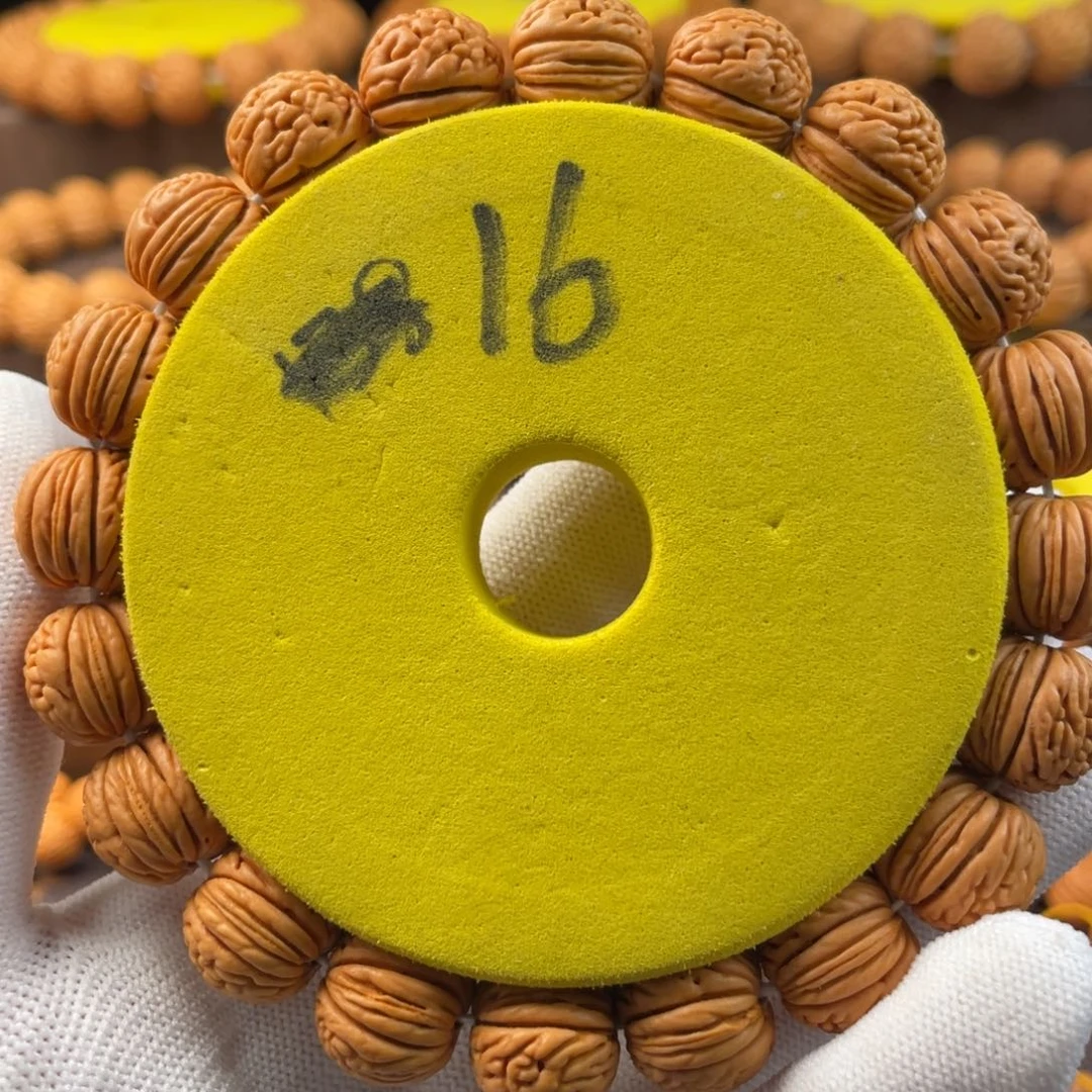 吊坠桃核野生盘龙