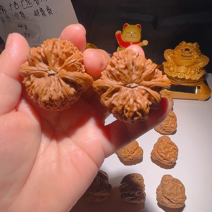 把件龙脊菩提文玩核桃