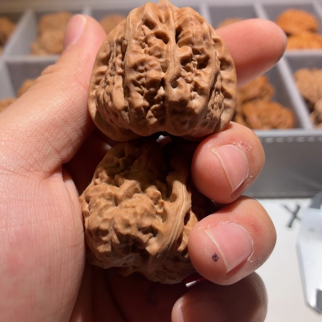 蛤蟆头文玩核桃A13