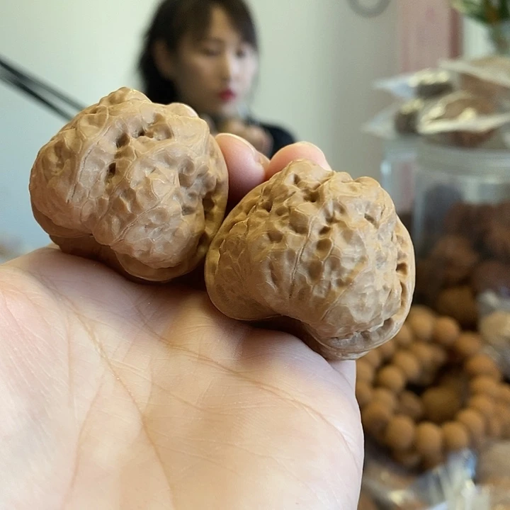 钟***隆文玩核桃把件39.5蛤蟆头