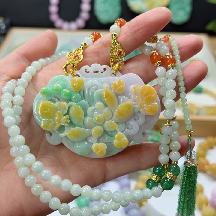 颈饰未镶嵌翡翠吊坠
