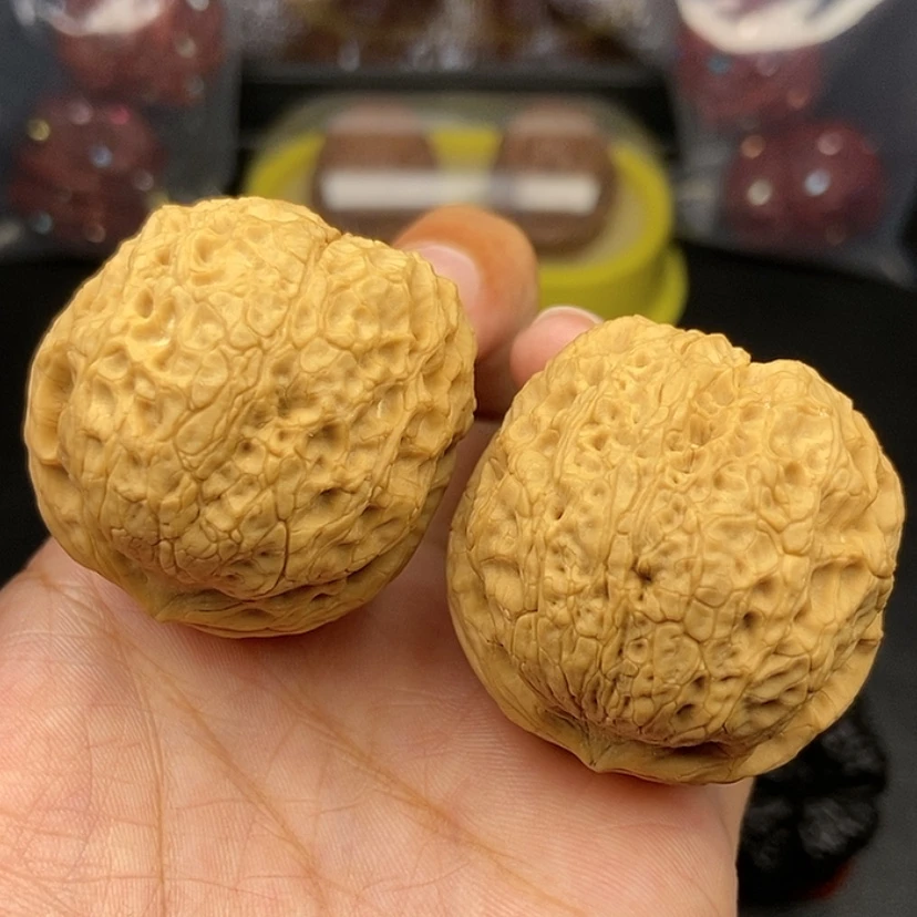 【闪购商品】把件文玩核桃41尺牡丹绣球57克