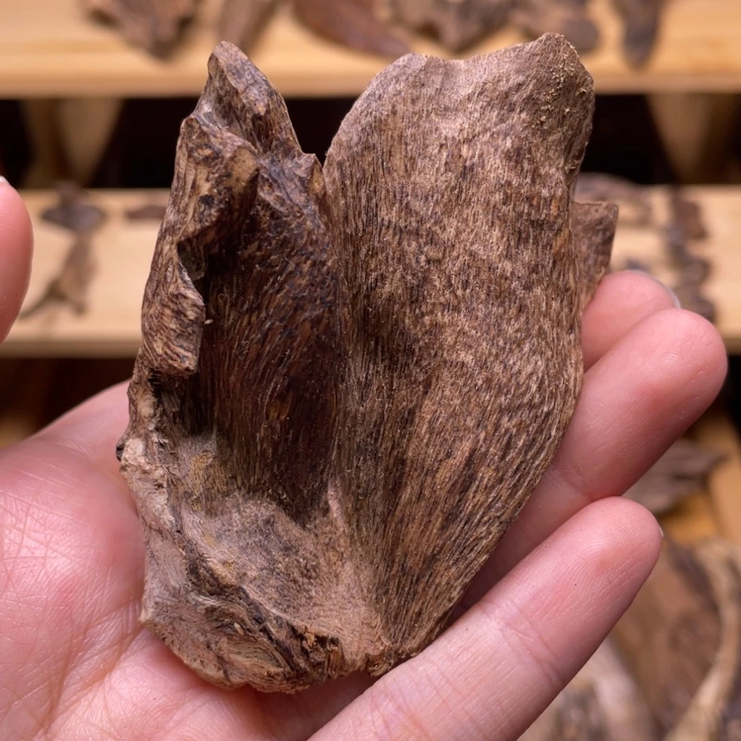 13.3克海南尖峰扭结老香