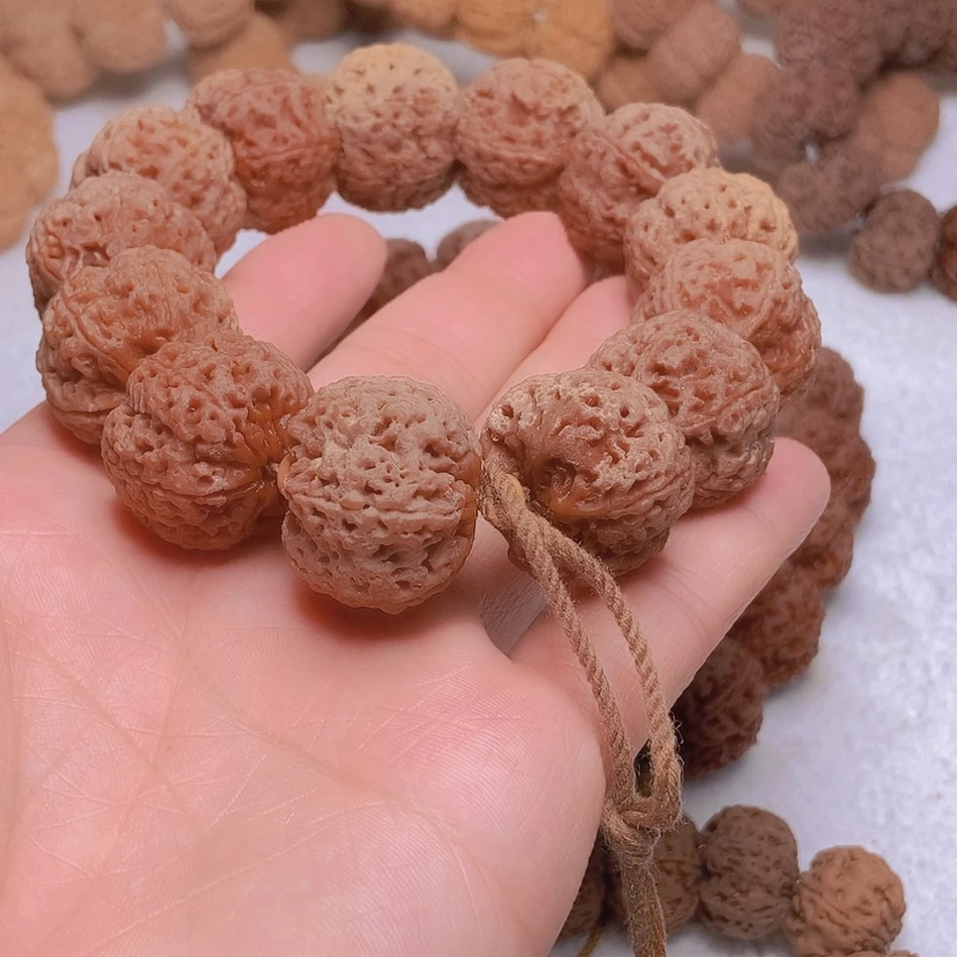 金刚菩提把件不*蓄6瓣25蜂王