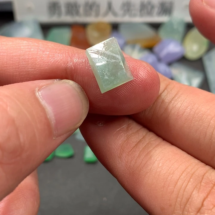 定制翡翠未镶嵌材料定制