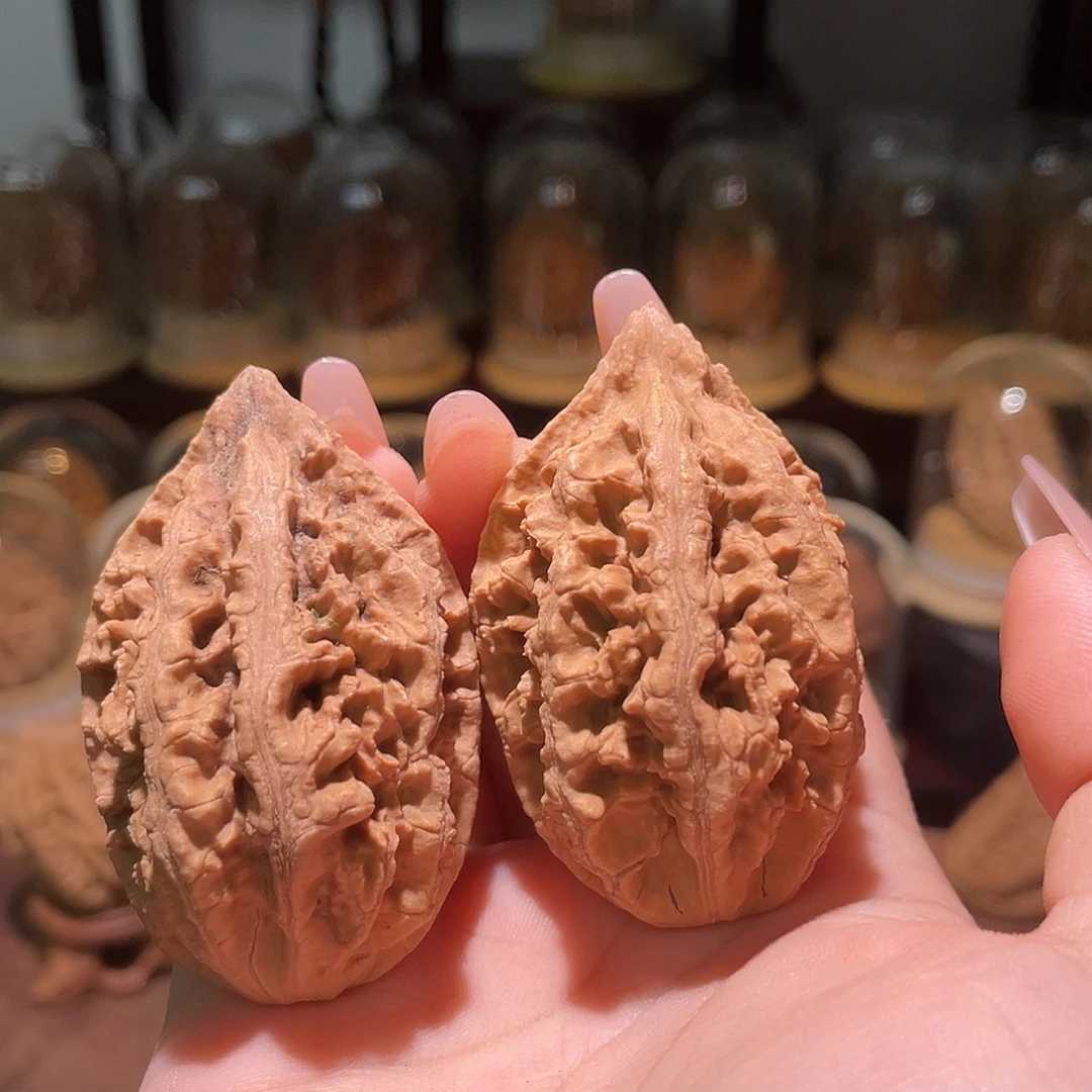 文玩核桃吊坠齐齐