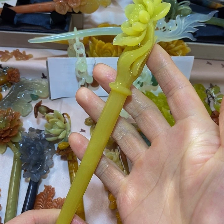 蛇纹石玉发簪未镶嵌菩****H