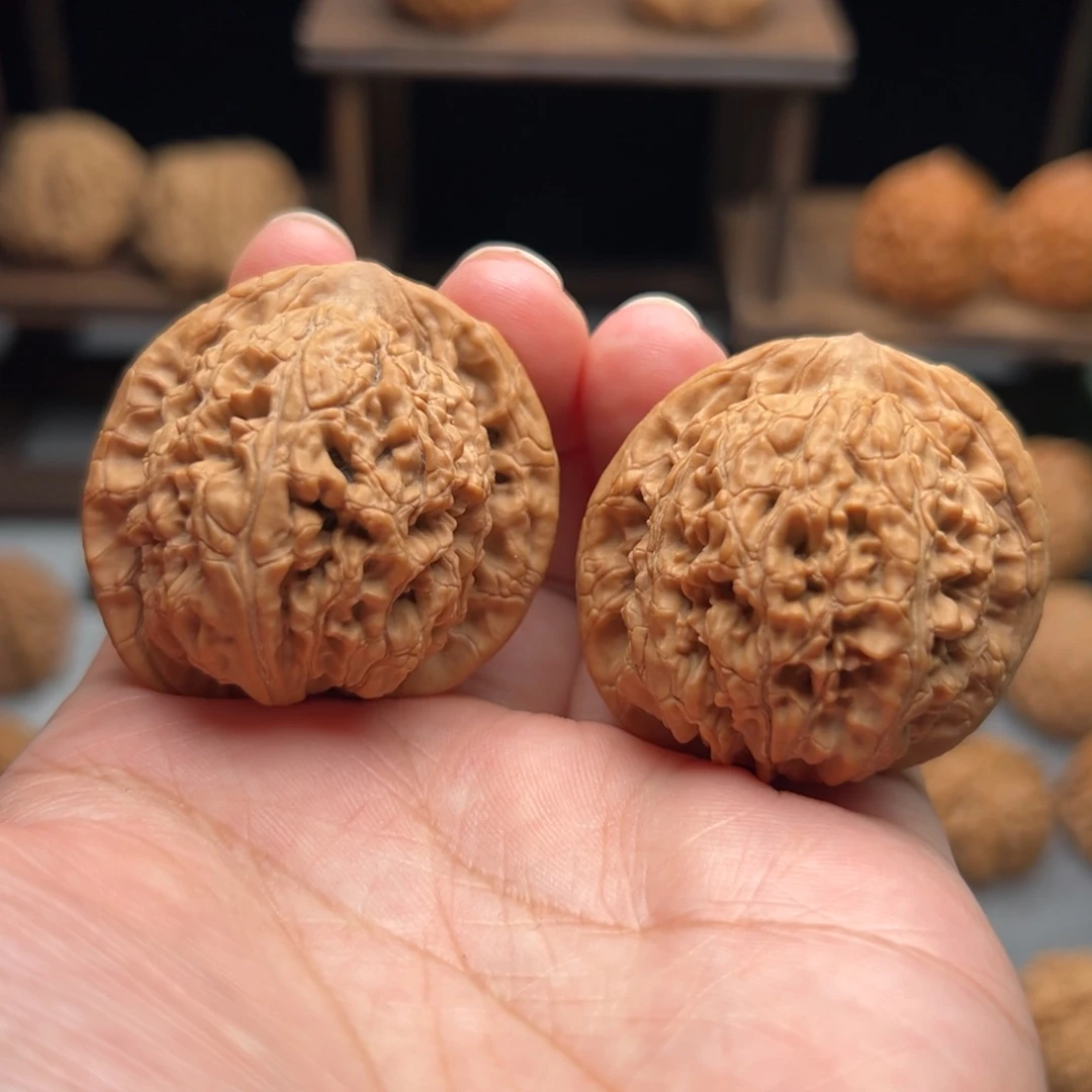 桃核把件水龙纹41.39.39