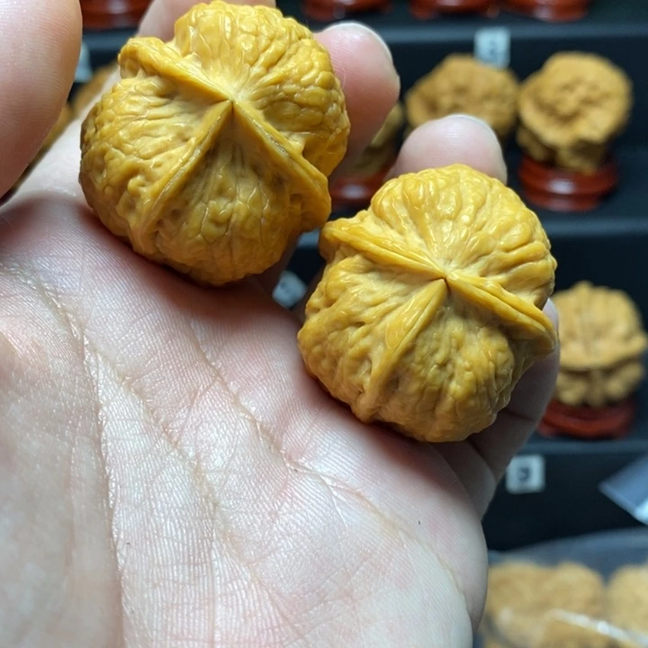 文玩核桃把件37三棱