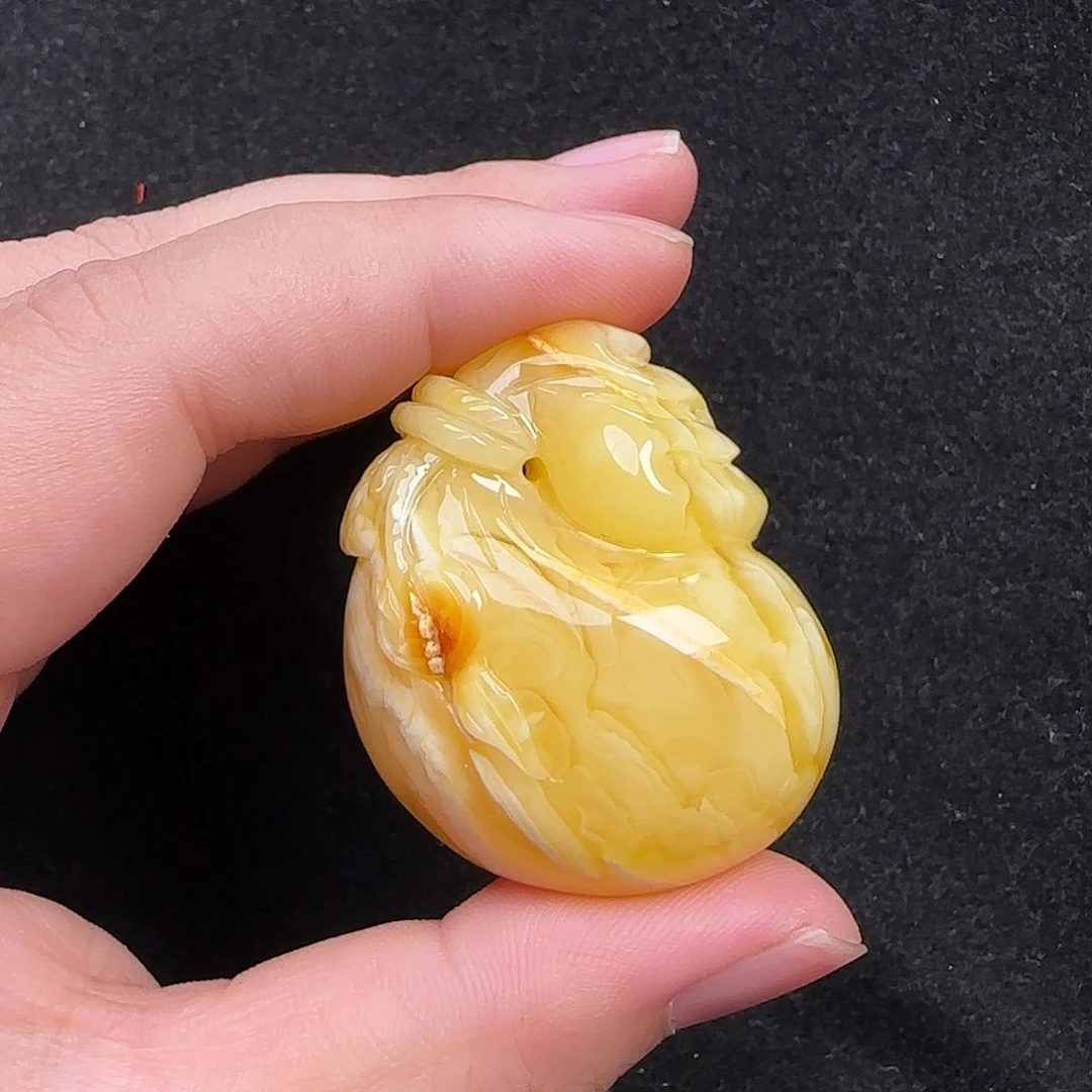 蜜蜡未镶嵌珠宝奇石