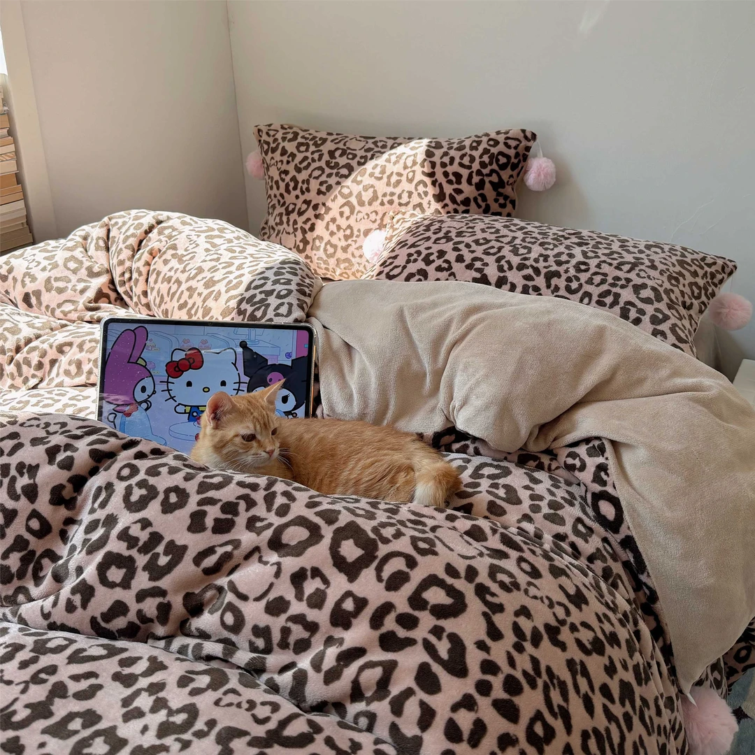 网红粉豹甜心秋冬少女心亲肤加厚牛奶绒豹纹保暖四件套单人三件套