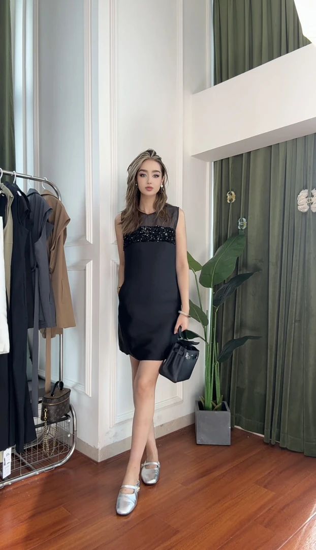 黑色蕾丝美背气质时尚百搭女装连衣裙