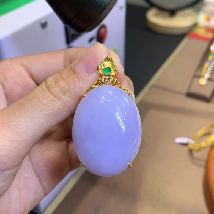 翡翠18K金镶嵌颈饰翡翠