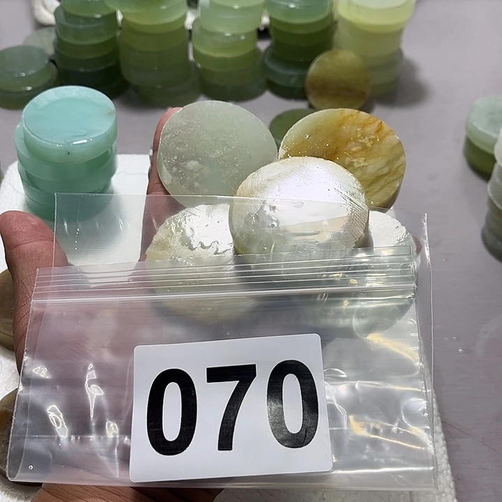惜***念蛇纹石玉未镶嵌珠宝半成品