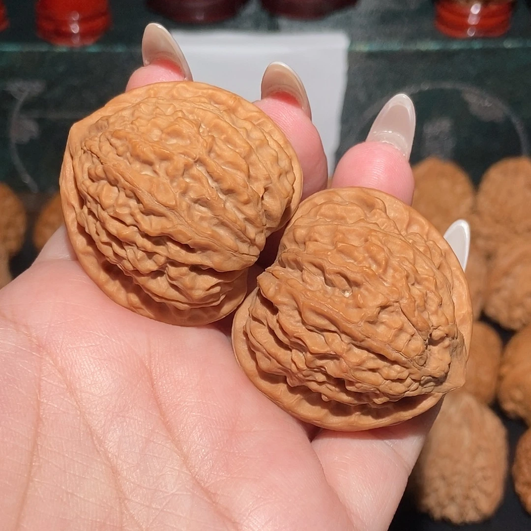 文玩核桃吊坠金牛40