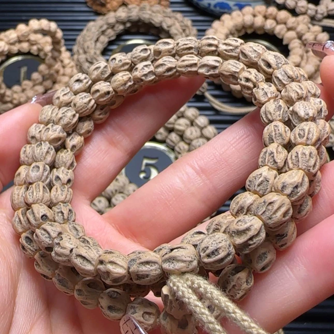 【闪购商品】柏香籽/百香籽吊坠G****a