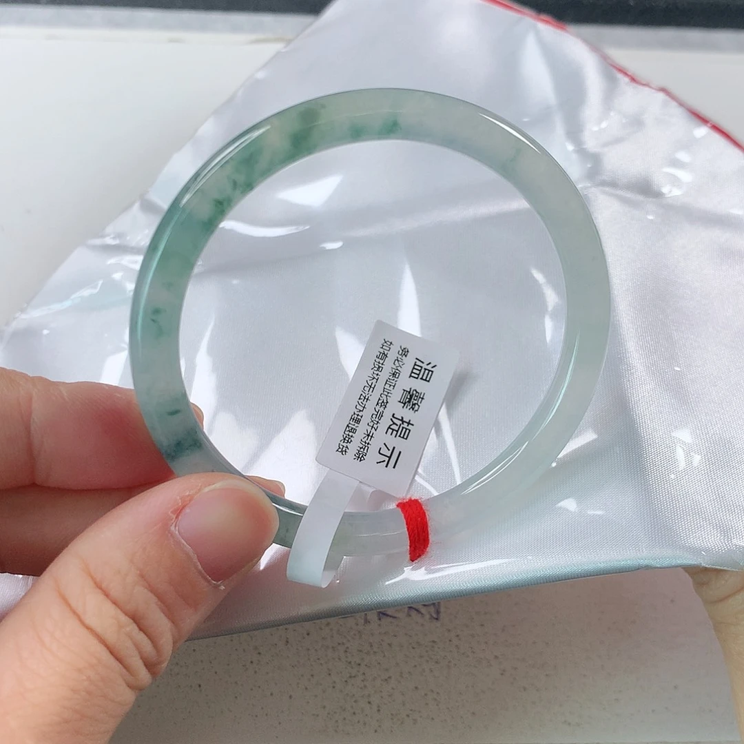 翡翠手镯（圆镯）未镶嵌①①⑤