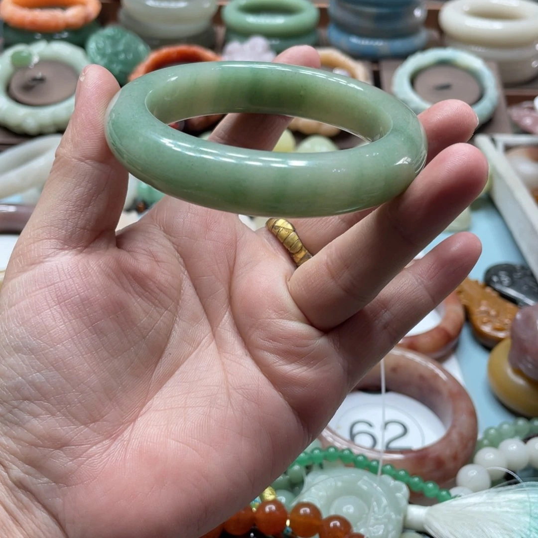 石英质玉手镯合金方***洞