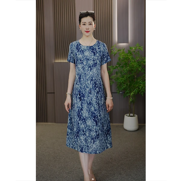夏季新款青花瓷休闲时尚优雅气质百搭减龄宽松圆领高级感连衣裙
