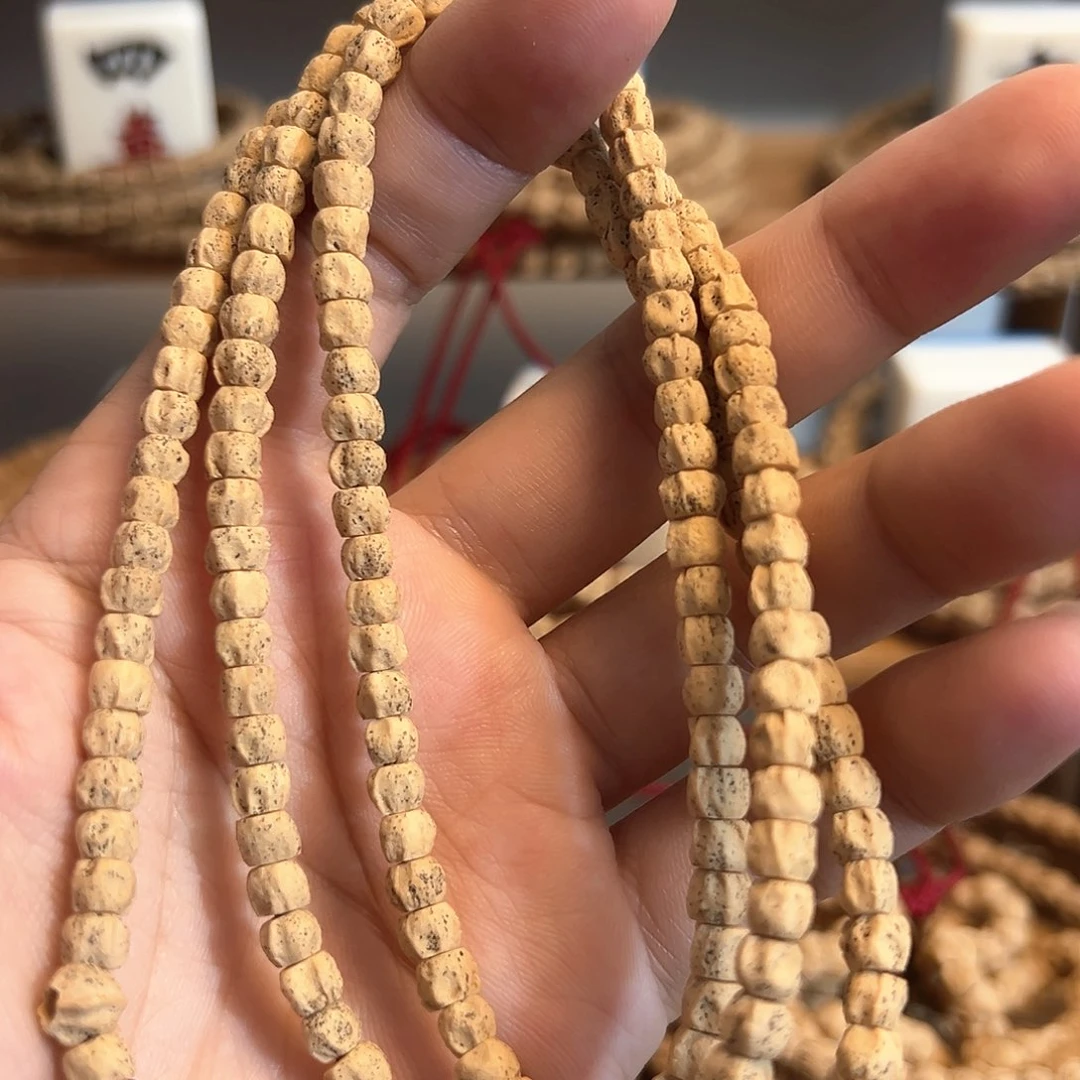 柏香籽/百香籽吊坠牛**儿