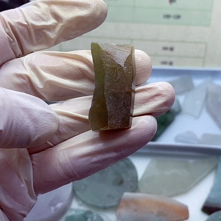 翡翠颈饰未镶嵌缅甸翡翠A货边角