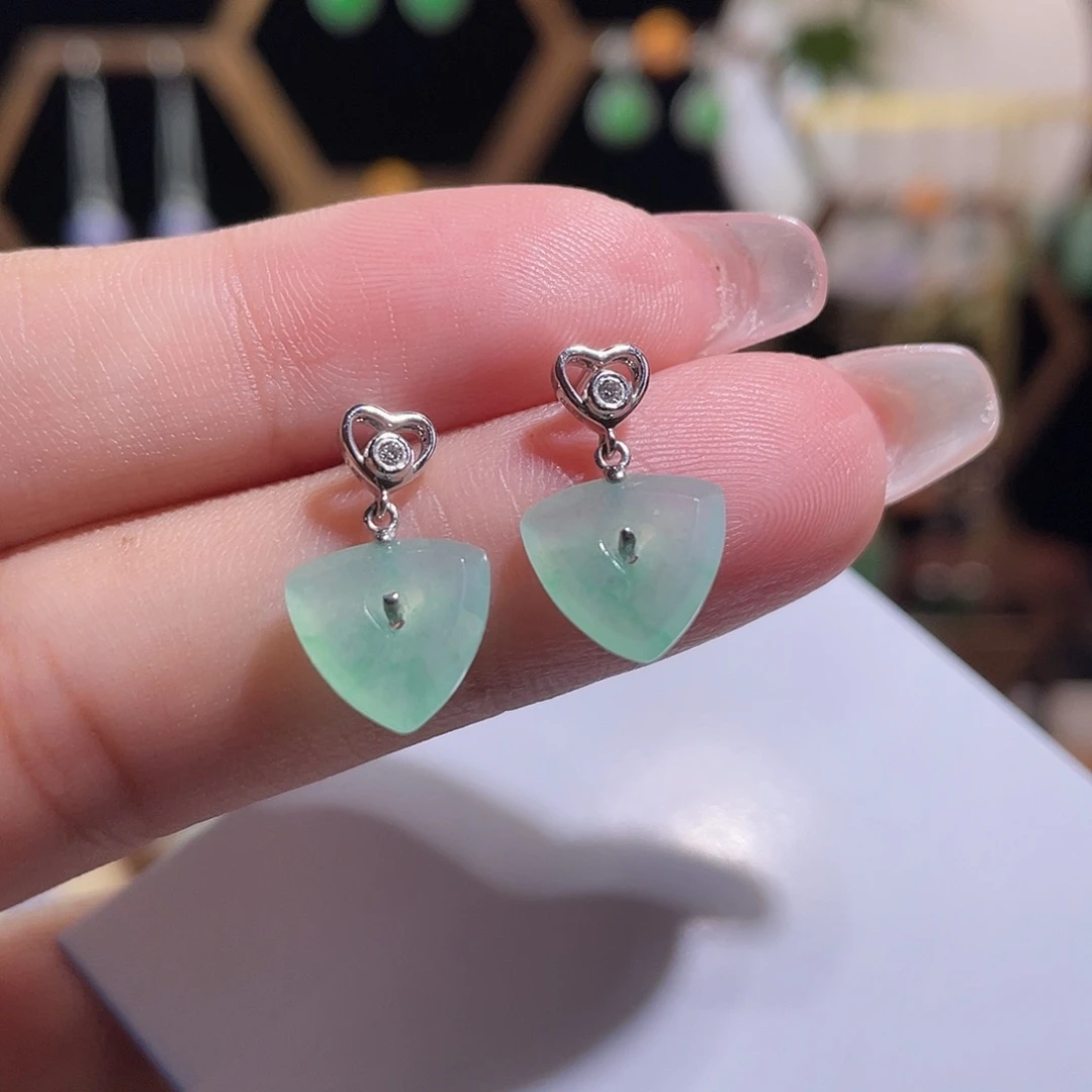 翡翠18K金镶嵌耳饰