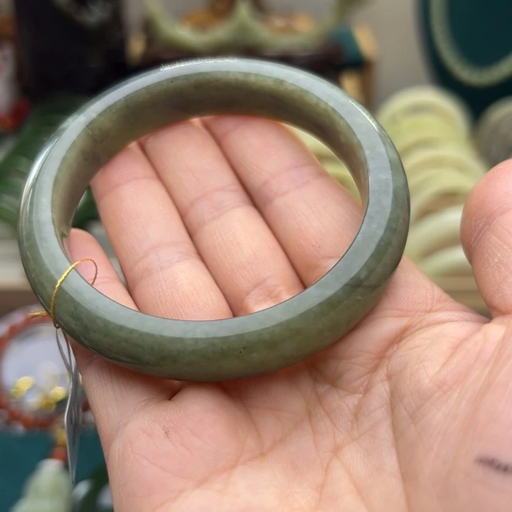 和田玉手镯未镶嵌60圈围7979