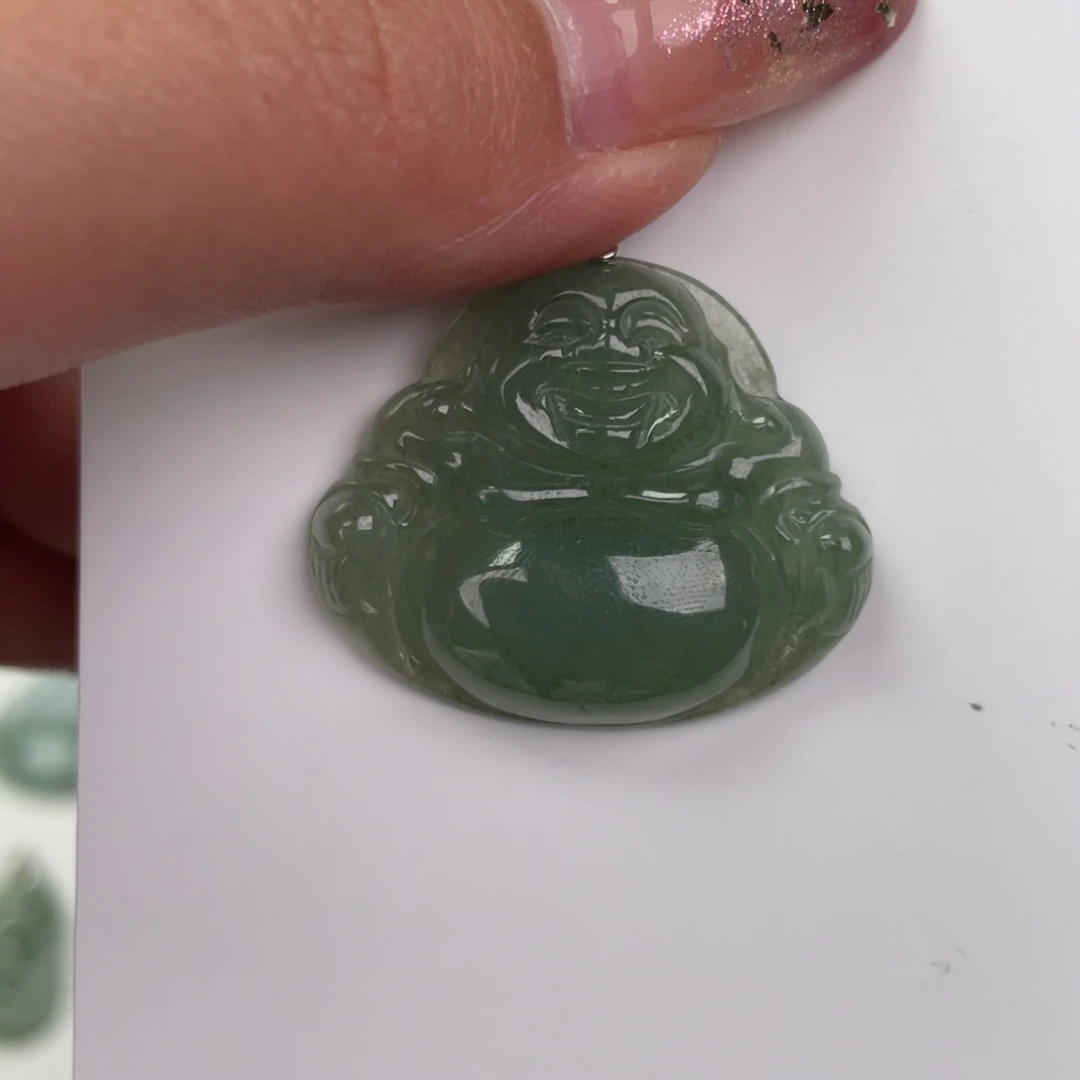 翡翠未镶嵌颈饰佛公