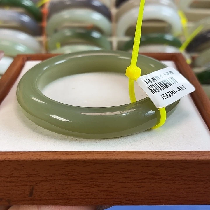 和田玉未镶嵌手镯55+