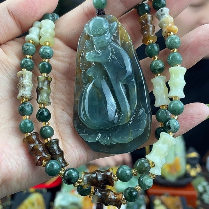 蛇纹石玉未镶嵌颈饰