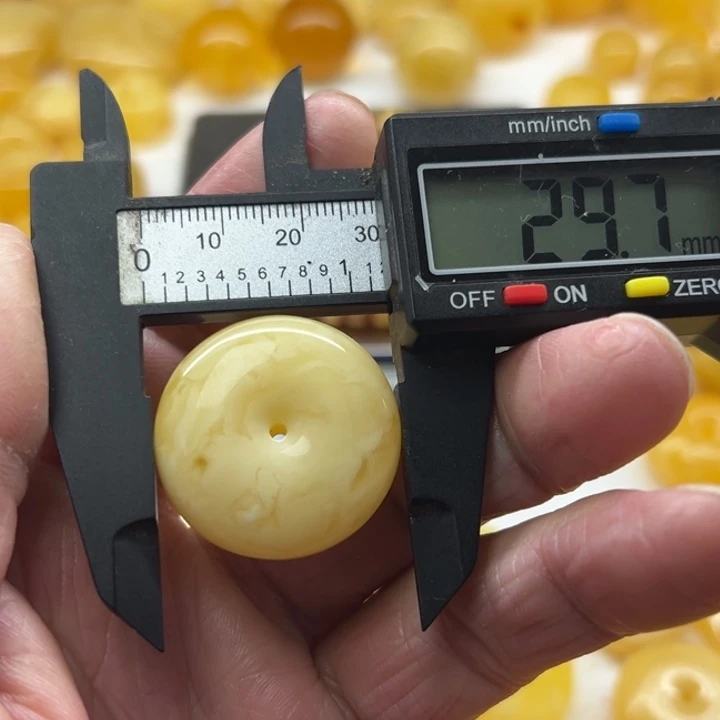 琥珀（矿物珀）未镶嵌裸石