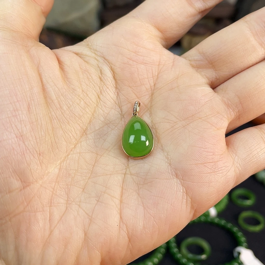 和田玉18K金镶嵌颈饰