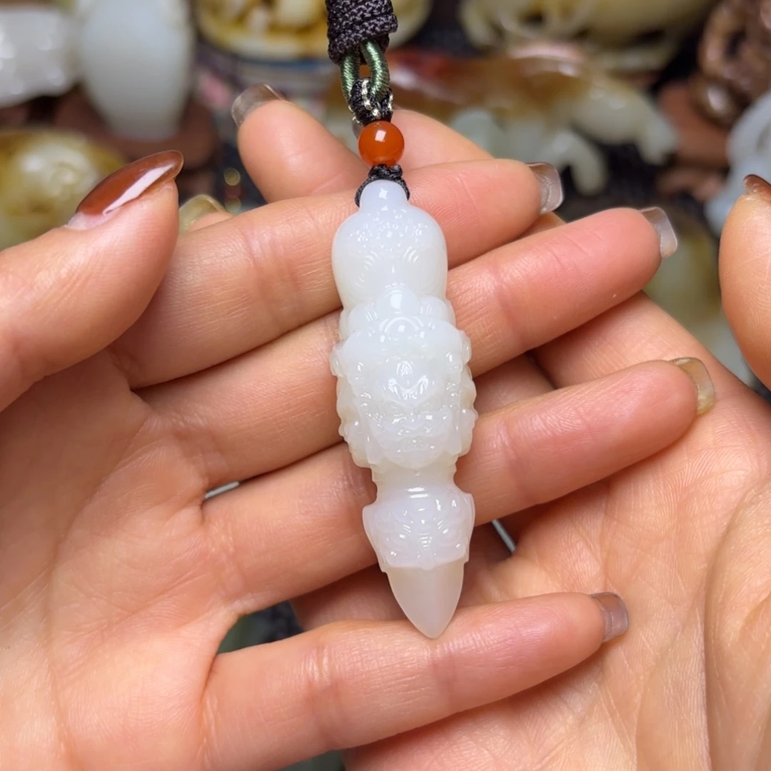 舍***得和田玉未镶嵌挂件