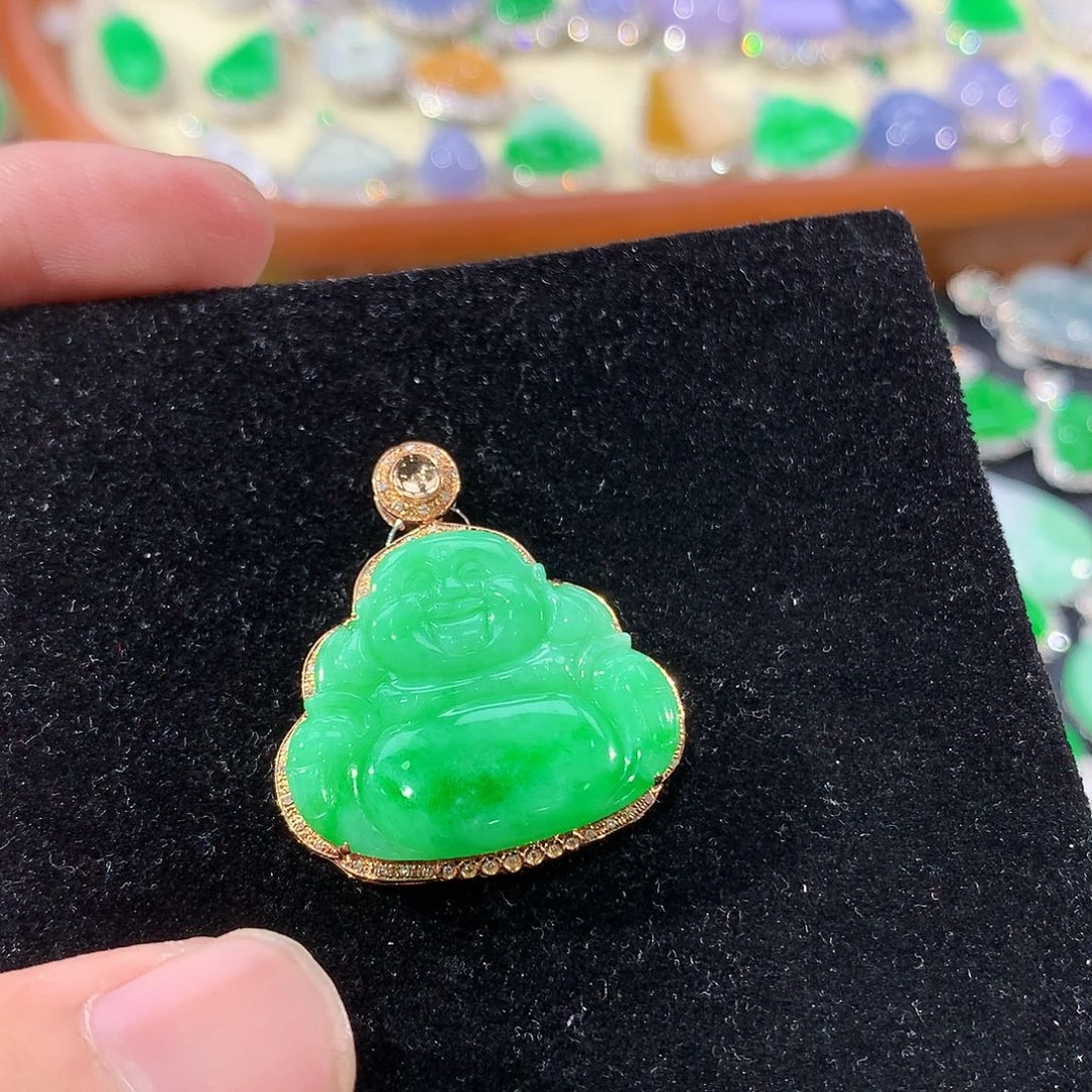 翡翠18K金镶嵌颈饰