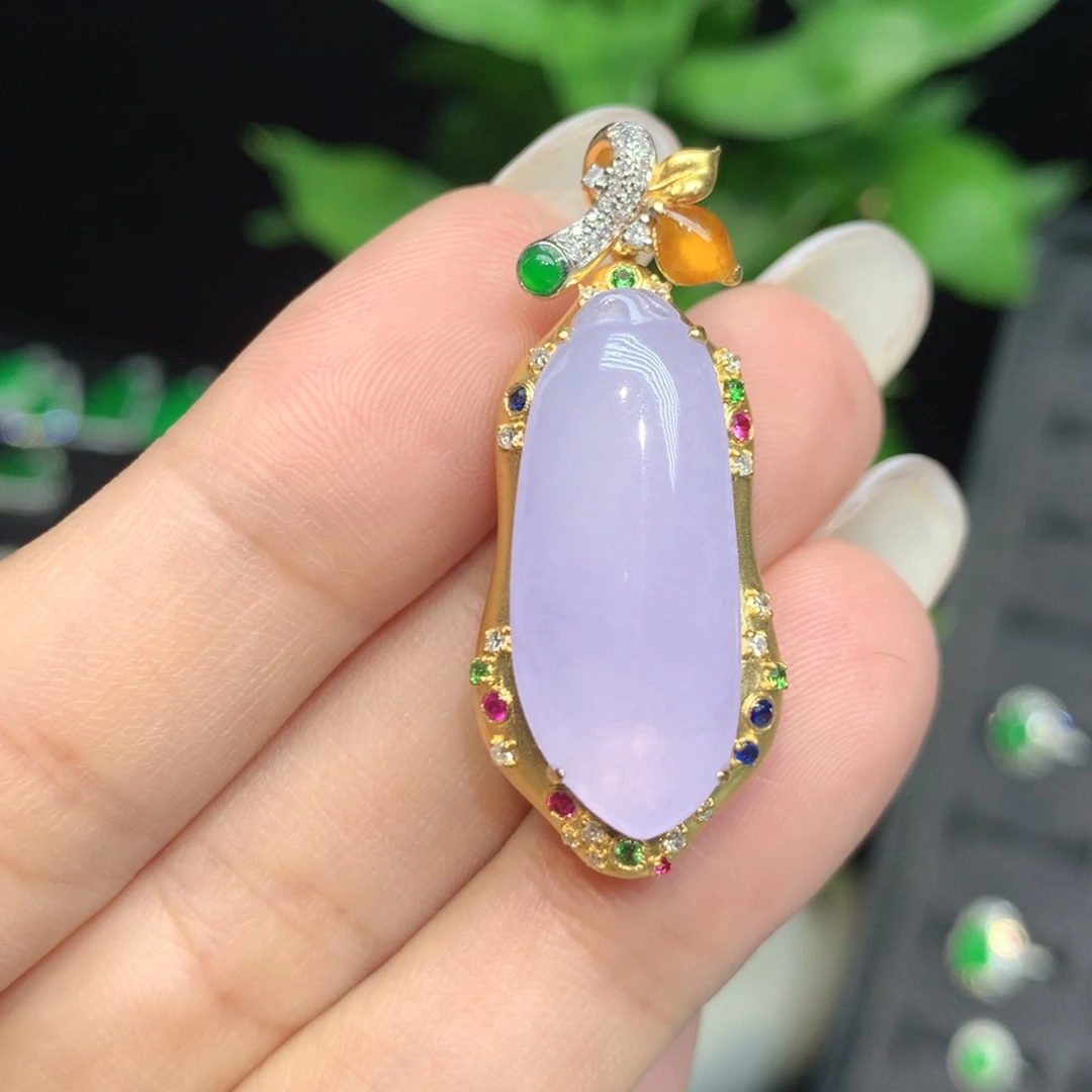 翡翠18K金镶嵌颈饰