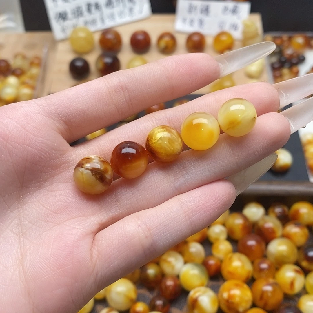 小***子蜜蜡未镶嵌裸石蜜蜡