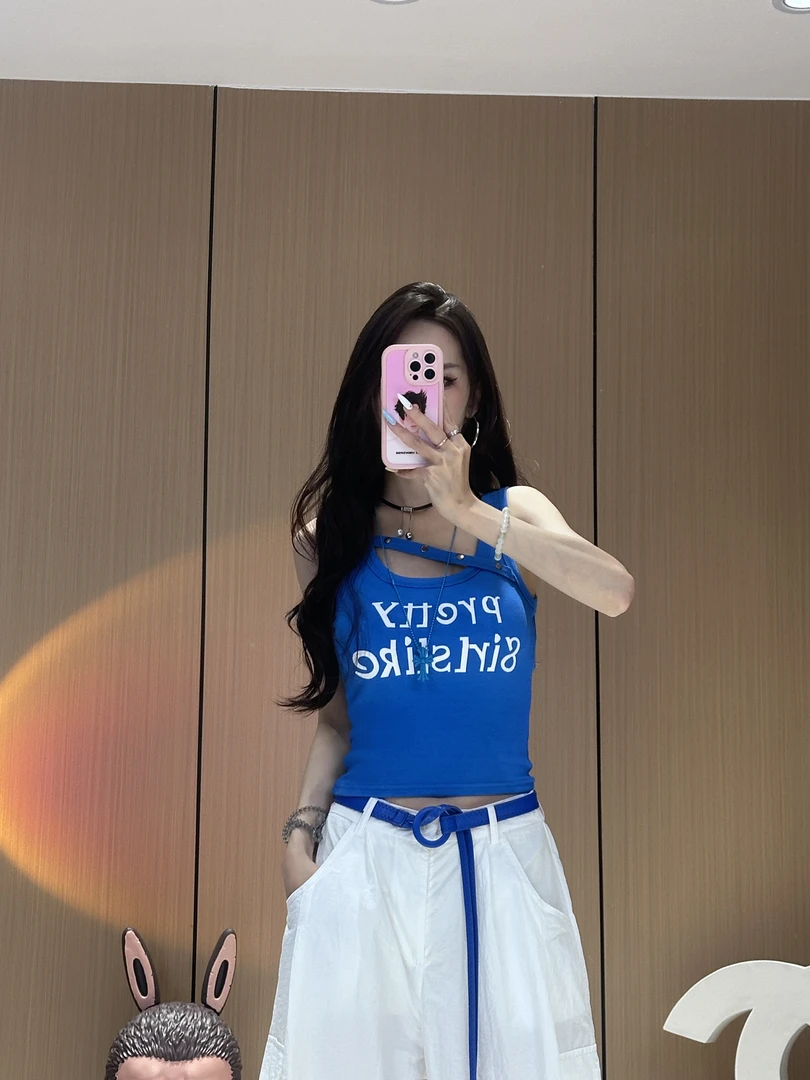 XX8852时尚设计感韩版带胸垫铆钉甜酷辣妹修身款短款印花字母背心