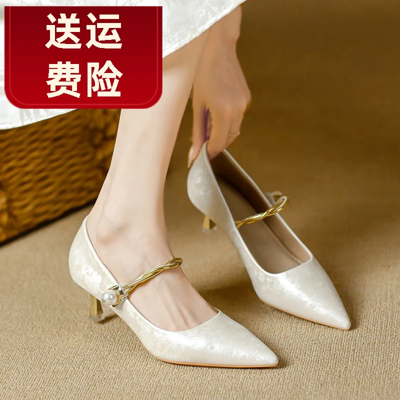 质量搭配脚型材质银色正常ins潮牌高跟鞋女鞋单鞋细跟复古白色风