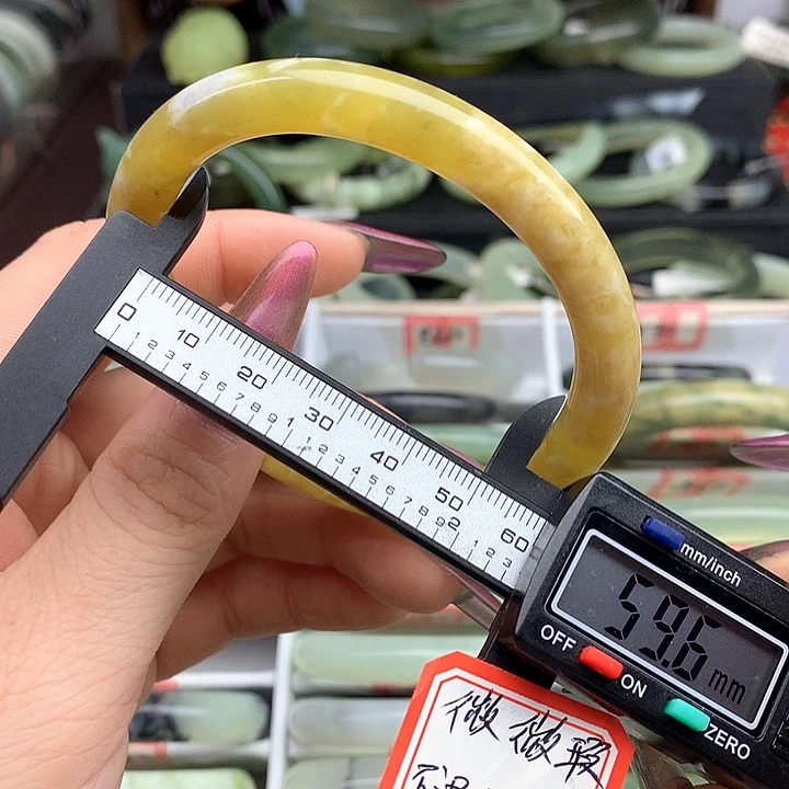 蛇纹石玉手镯未镶嵌845