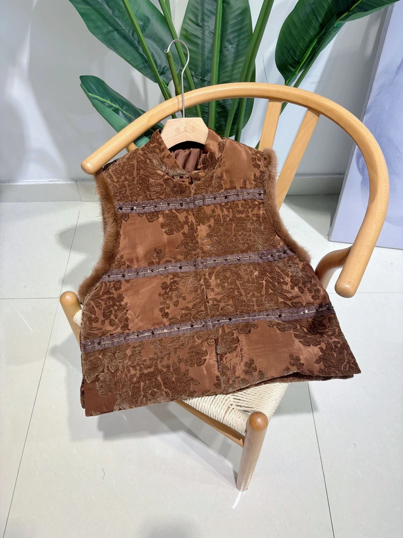 鹅绒马甲DY3221樱美嘉新中式秋冬新款水貂袖口鹅绒服马甲女