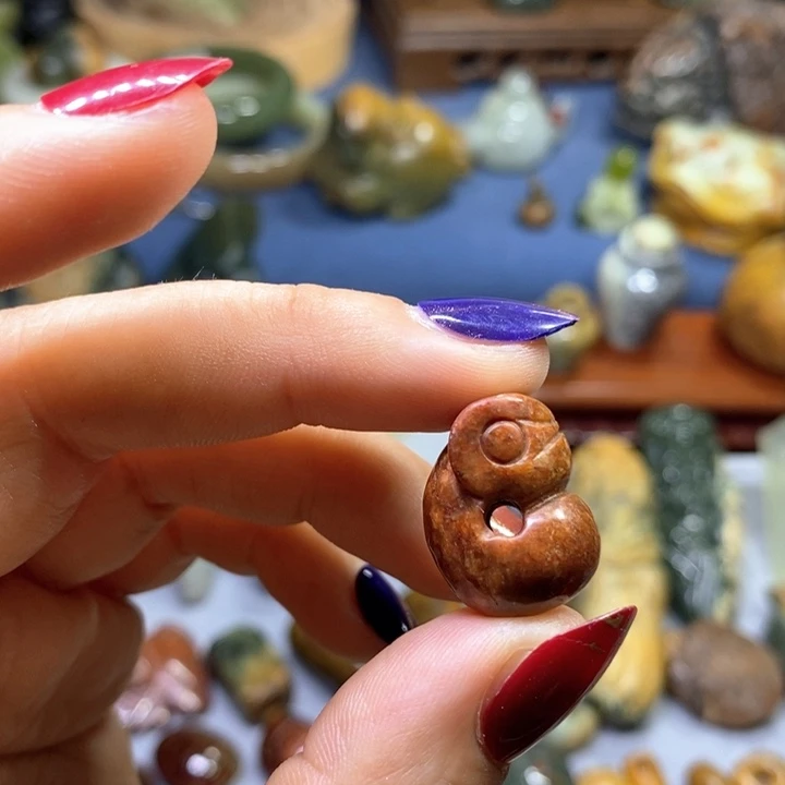 岫岩河磨玉（透闪石质玉）未镶嵌挂件通孔