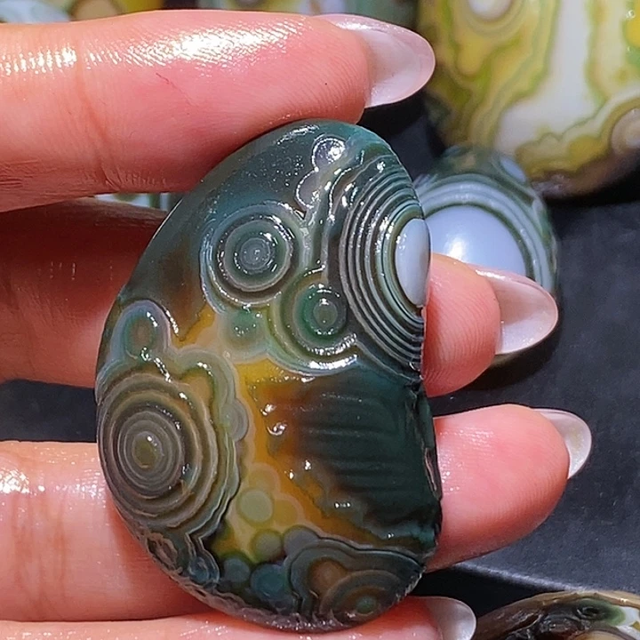 玛瑙/玉髓未镶嵌珠宝奇石47