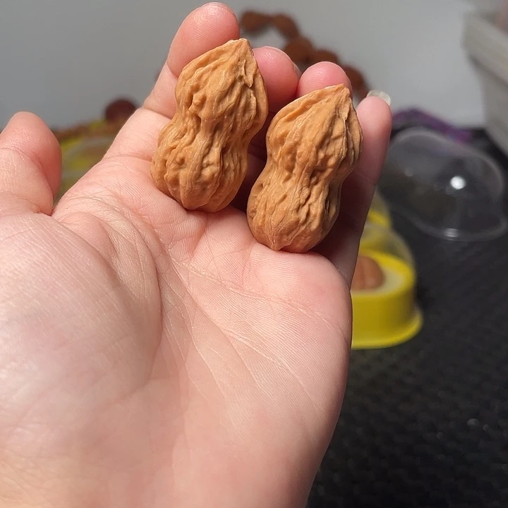 文玩核桃吊坠花生