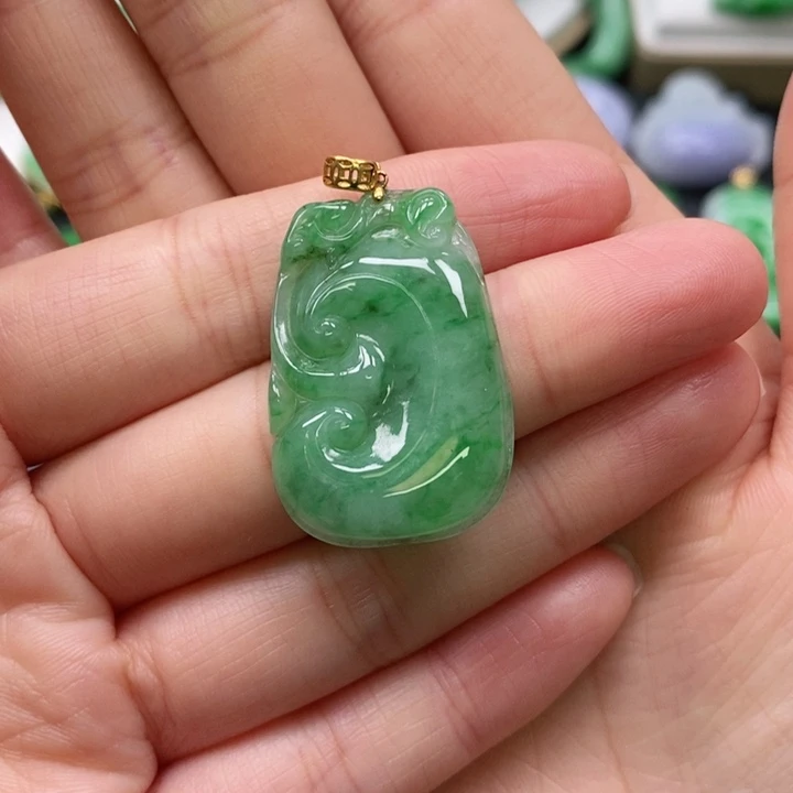 翡翠颈饰未镶嵌吊坠