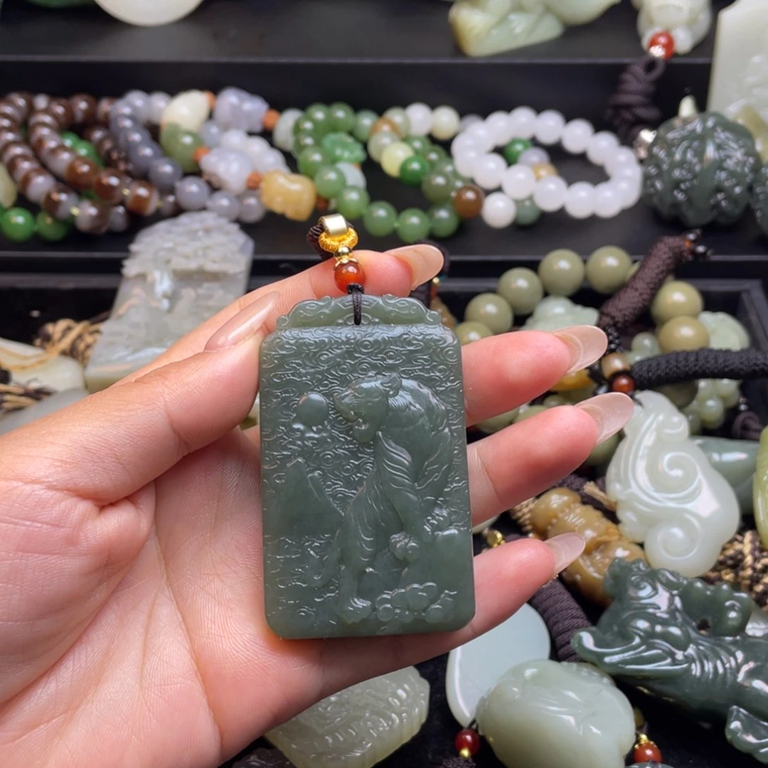 和田玉未镶嵌颈饰